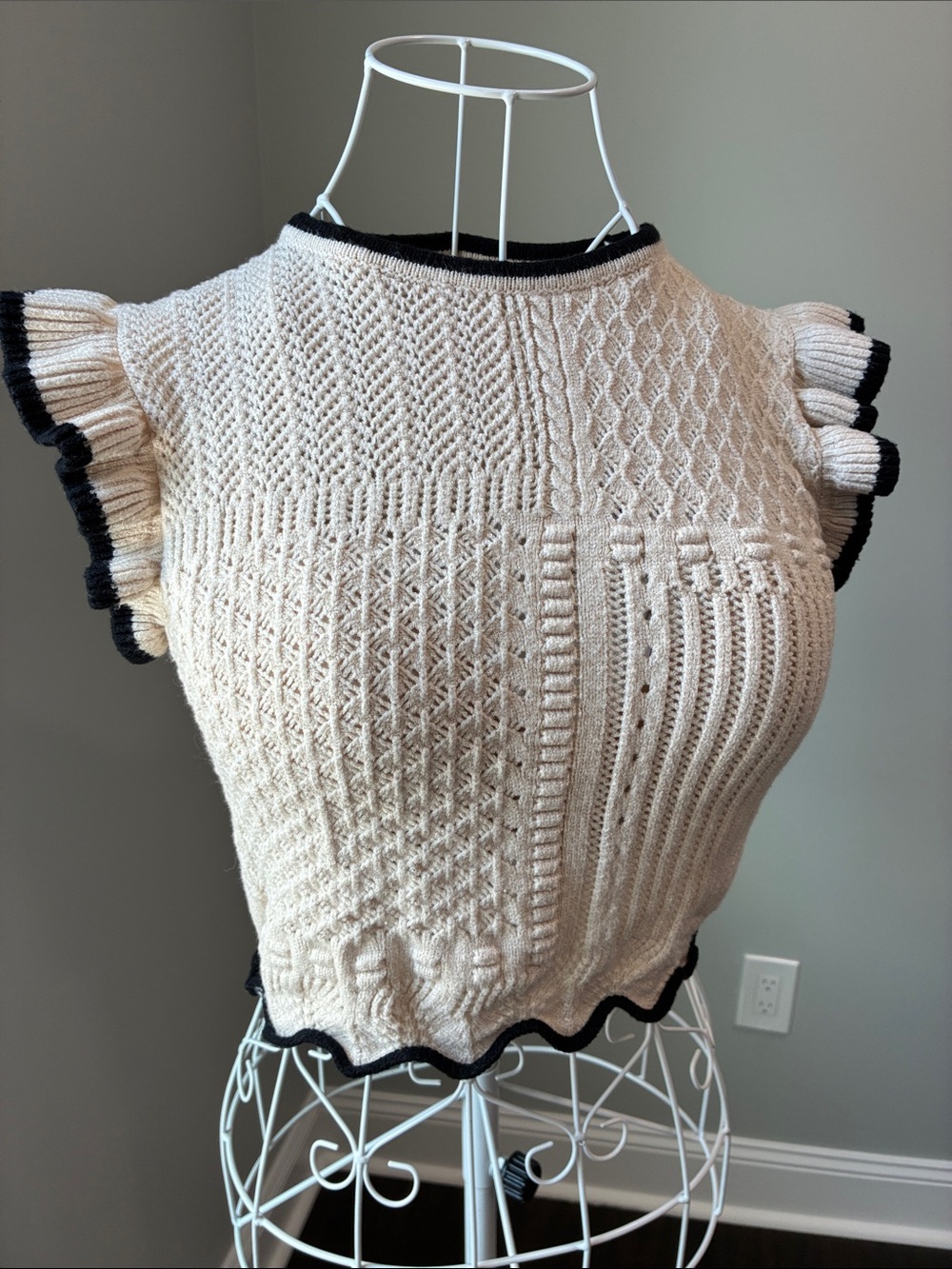 vestique Cream Knit Crop Top with Black Trim